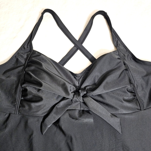 Shein plus size 4XL black tankini swim top - Picture 3 of 4